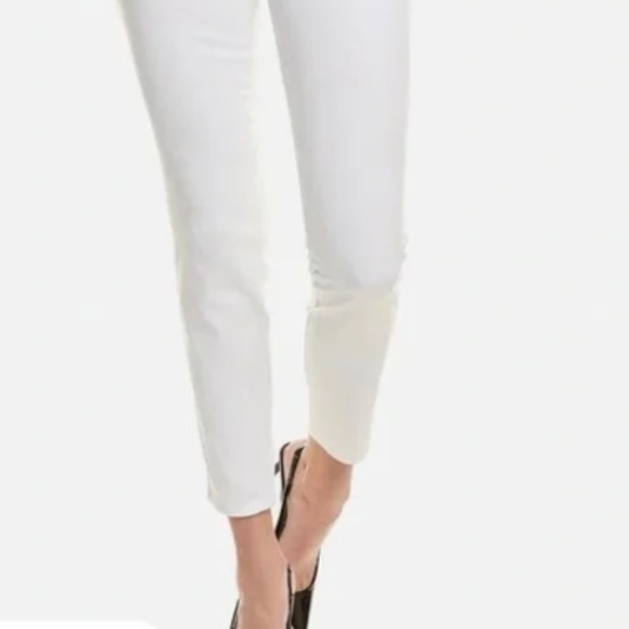 NWT White St. John Jeans, size 4 - Picture 13 of 14